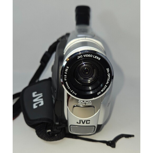 JVC Compact VHS Camcorder VHS-C GR-AXM17U w/ Tape Adapter Case Power & RCA Cords - Picture 5 of 16